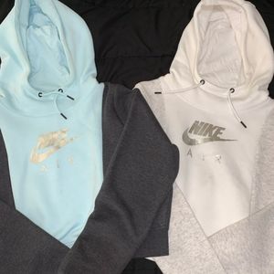 2 crop nike hoodies